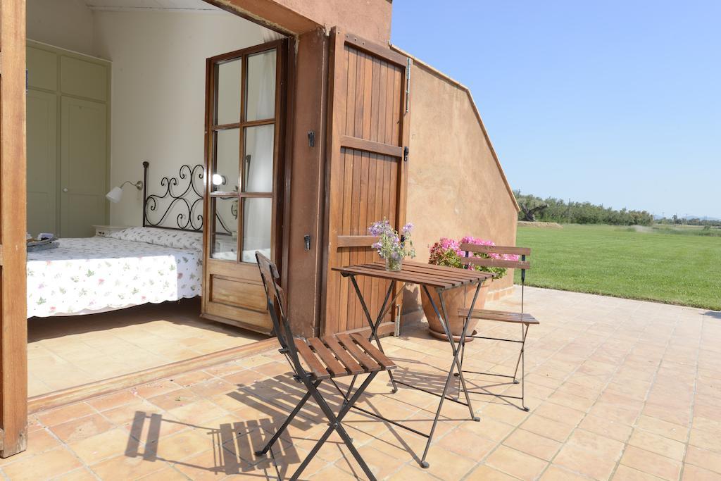 Mas Del Mar Guest House Sant Pere Pescador Rom bilde