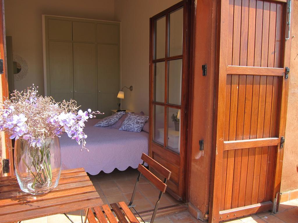 Mas Del Mar Guest House Sant Pere Pescador Rom bilde
